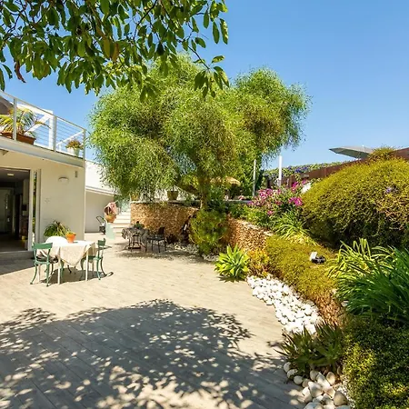 Con Piscina Privada En Calle Carabeo