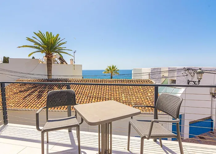 Con Piscina Privada En Calle Carabeo *