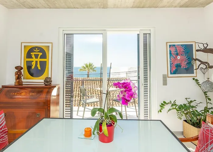 Con Piscina Privada En Calle Carabeo *