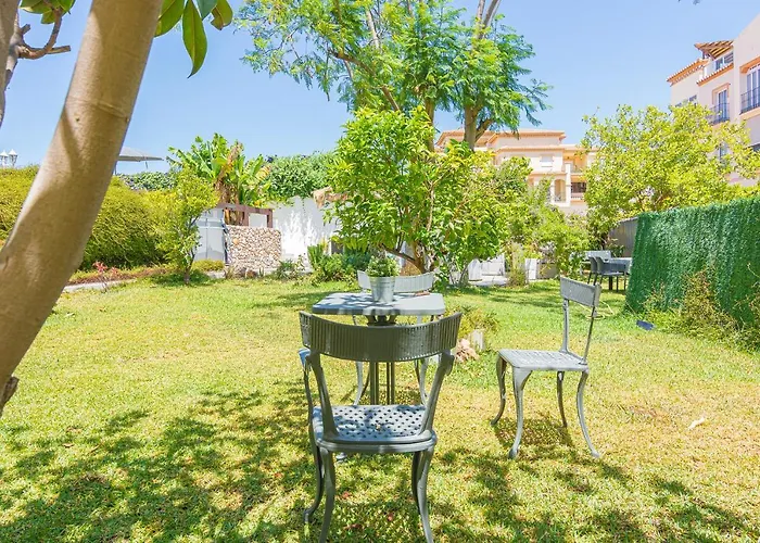 Con Piscina Privada En Calle Carabeo * Nerja