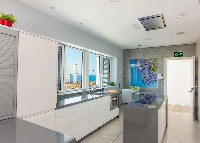 Con Piscina Privada En Calle Carabeo Villa Nerja