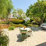 Con Piscina Privada En Calle Carabeo Villa *