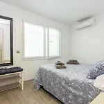 Con Piscina Privada En Calle Carabeo *