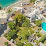 Con Piscina Privada En Calle Carabeo Villa Nerja