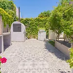 Con Piscina Privada En Calle Carabeo * Nerja