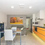 Con Piscina Privada En Calle Carabeo