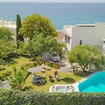 Con Piscina Privada En Calle Carabeo Villa Nerja