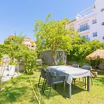 Con Piscina Privada En Calle Carabeo Villa