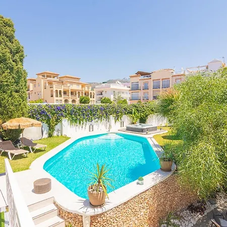 别墅 Con Piscina Privada En Calle Carabeo 内尔哈