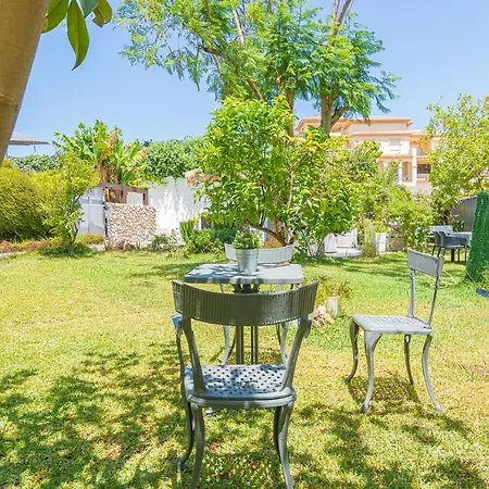 Con Piscina Privada En Calle Carabeo * 内尔哈