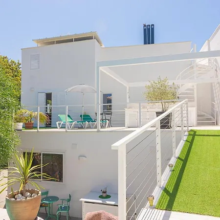 Con Piscina Privada En Calle Carabeo * 内尔哈