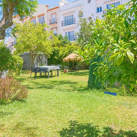 Con Piscina Privada En Calle Carabeo *