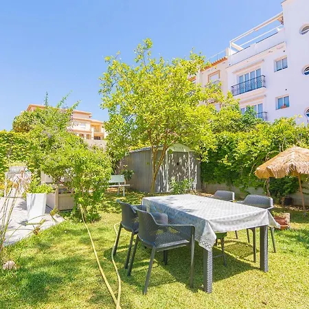 Con Piscina Privada En Calle Carabeo 别墅