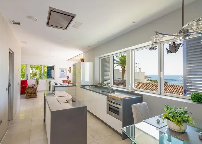 Con Piscina Privada En Calle Carabeo * Nerja