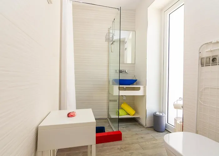 Con Piscina Privada En Calle Carabeo Nerja