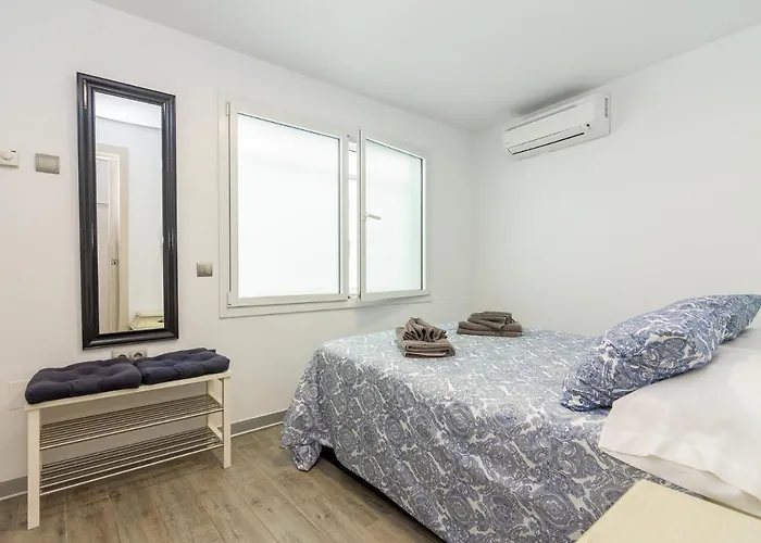 Con Piscina Privada En Calle Carabeo *