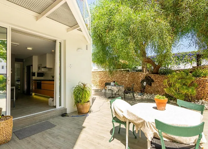 Con Piscina Privada En Calle Carabeo Villa *