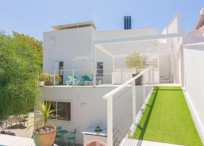 Con Piscina Privada En Calle Carabeo * Nerja