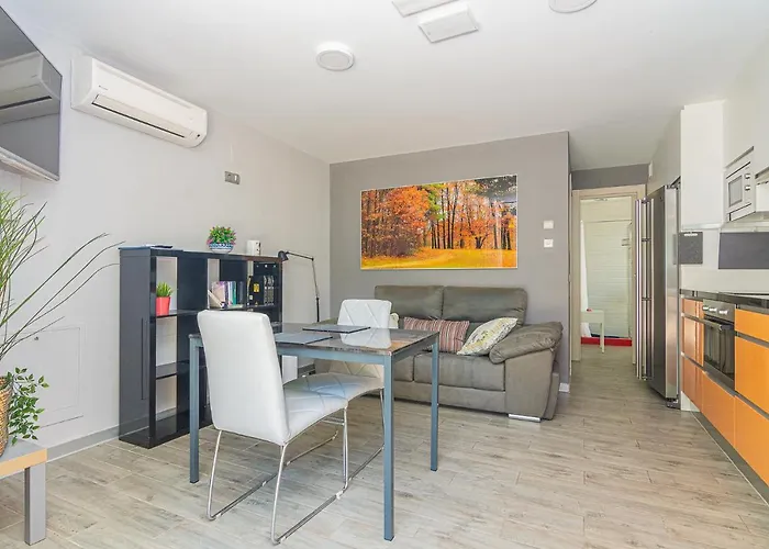 Con Piscina Privada En Calle Carabeo Villa