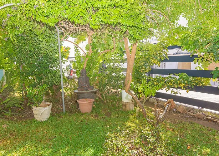 Con Piscina Privada En Calle Carabeo Villa Nerja